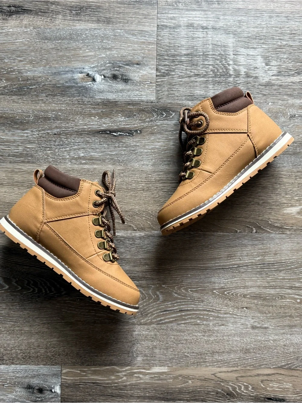 🧸 Children’s Place | NWOT • Tan Boots + Cute Winter Hat & Mittens